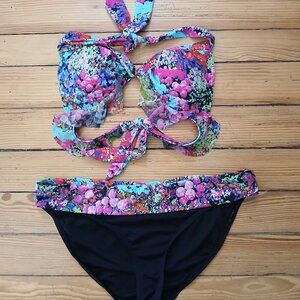 Hot Watercolors Floral Ruffled Tie Back Top & Ruched Band on Black Bottom Sz M